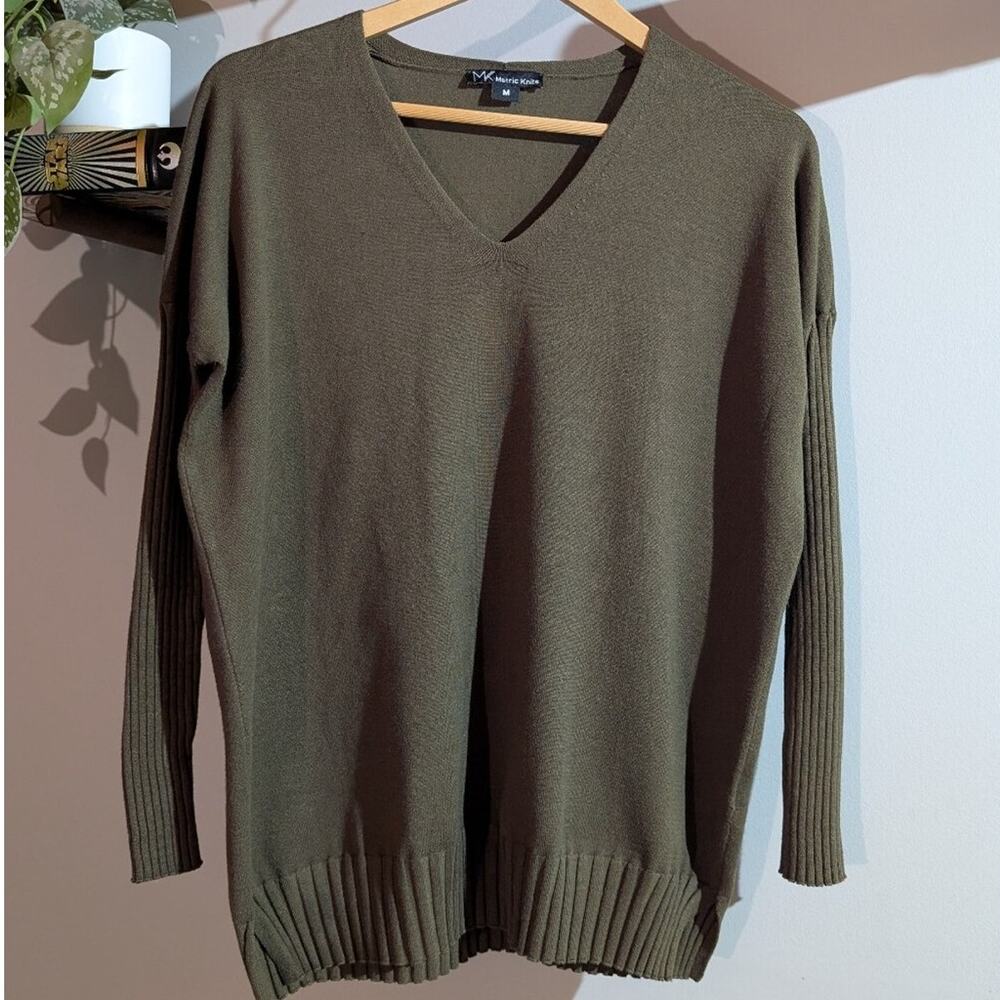 Metric Knits Olive Green V-Neck Sweater Ribbed Sleeves Medium